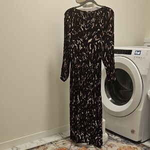 Chic Long Sleeve Black and Cream Dress